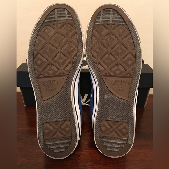 Converse Chuck Taylor All Star High Tops. Excellent used condition! Size 9. - Picture 7 of 7